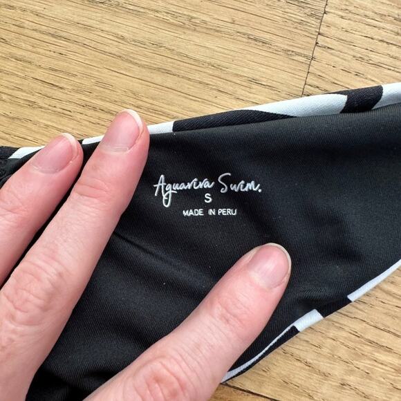 Aguaviva Swim Chevron Stripe Bikini with Matching Arm Sleeves - Picture 5 of 9